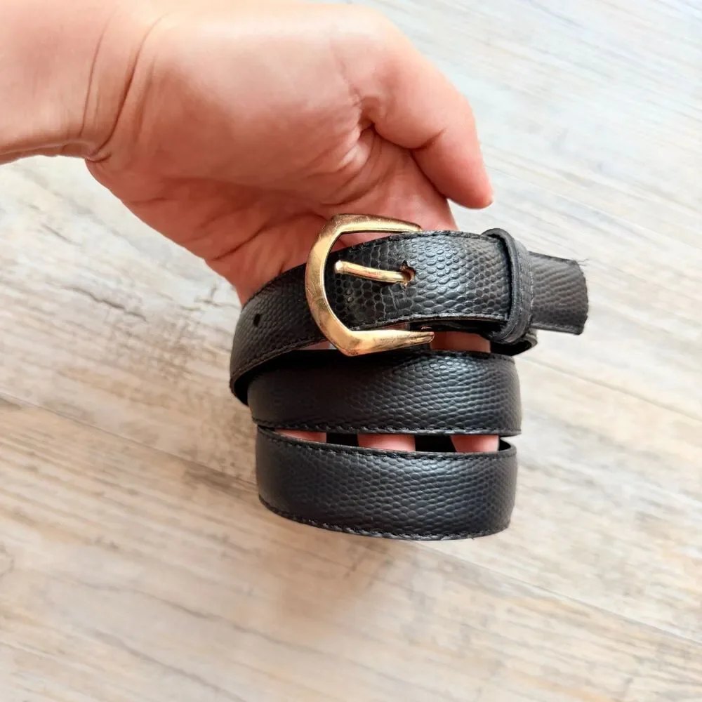 Vintage Black Textured Leather Belt Gold Buckle Size 30 Classic Minimalist